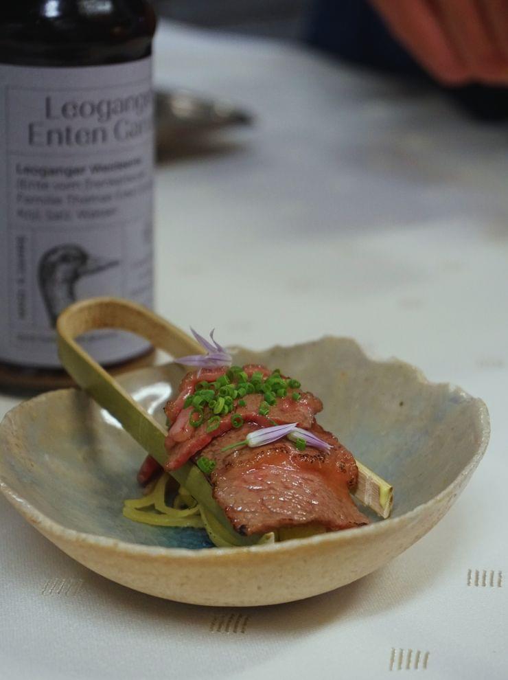 Wagyu Rindfleisch auf Karotten und Erdäpfel