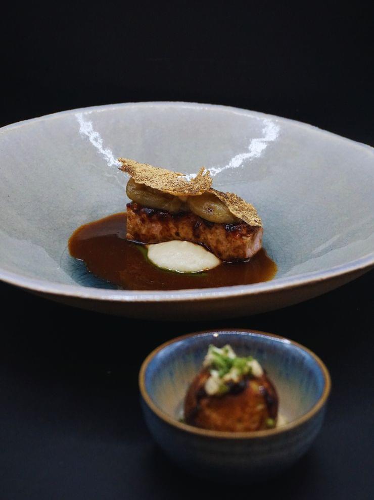 Gourmetgericht Kalbsrücken, Bärlauch und Knödel